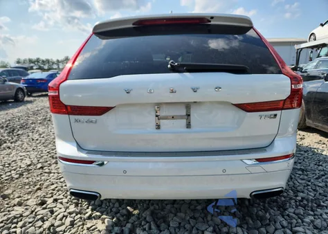 2020 Volvo Xc60 T5 Inscription z USA, uszkodzony, nr VIN YV4102RL8L1534565